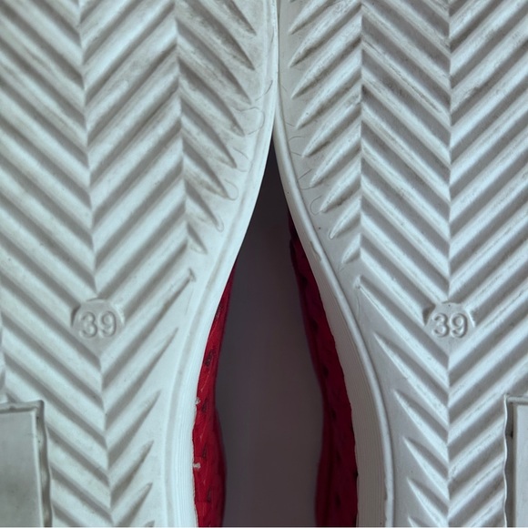 Red Mago Perforated Leather Slip On Walking Shoe Sneaker Size 8 - Picture 12 of 15